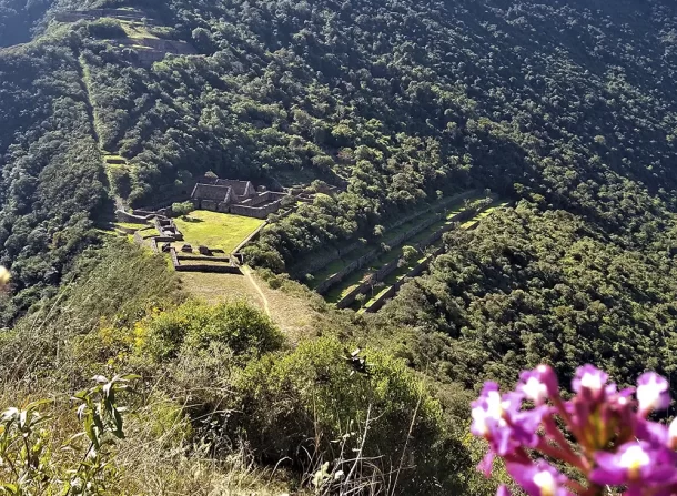 CHOQUEQUIRAO CON CAMPAMENTO